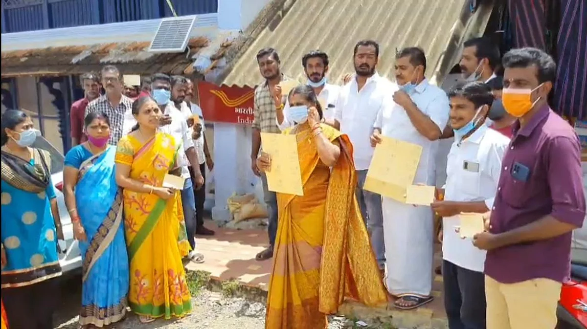 மீனாதேவி தலைமையில் முதல்வருக்கு கடிதம் அனுப்பும் நிகழ்வில்...
