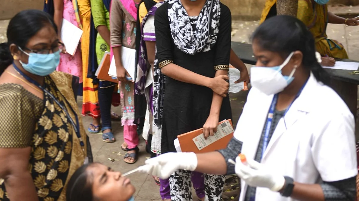 எகிறும் ஆசிரியர், மாணவர் கரோனா தொற்று எண்ணிக்கை கல்வியாளர்கள் சொல்வது என்ன?