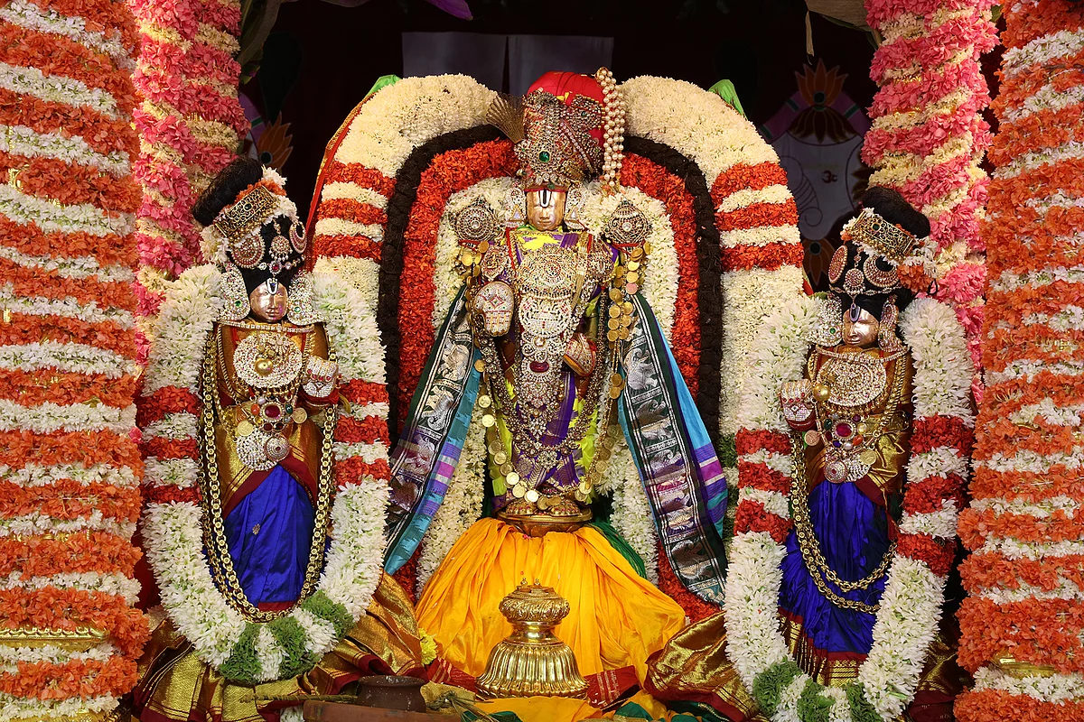 திருப்பதி பிரம்மோற்சவம் 8-ம் நாள்: சர்வபூபால வாகனத்தில் எழுந்தருளிய ஏழுமலையான்