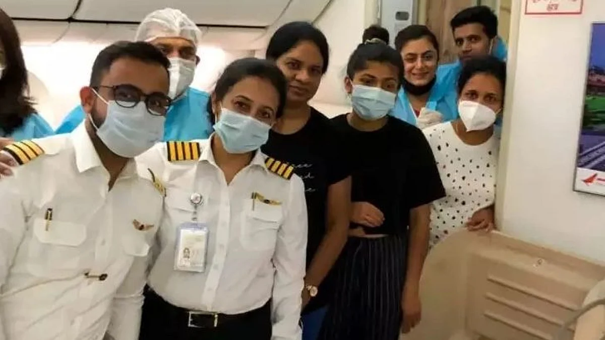 ‘ஏர் இந்தியா’வின் மனிதாபிமானம்: நடுவானில் காப்பாற்றப்பட்ட தாயும் சேயும்!