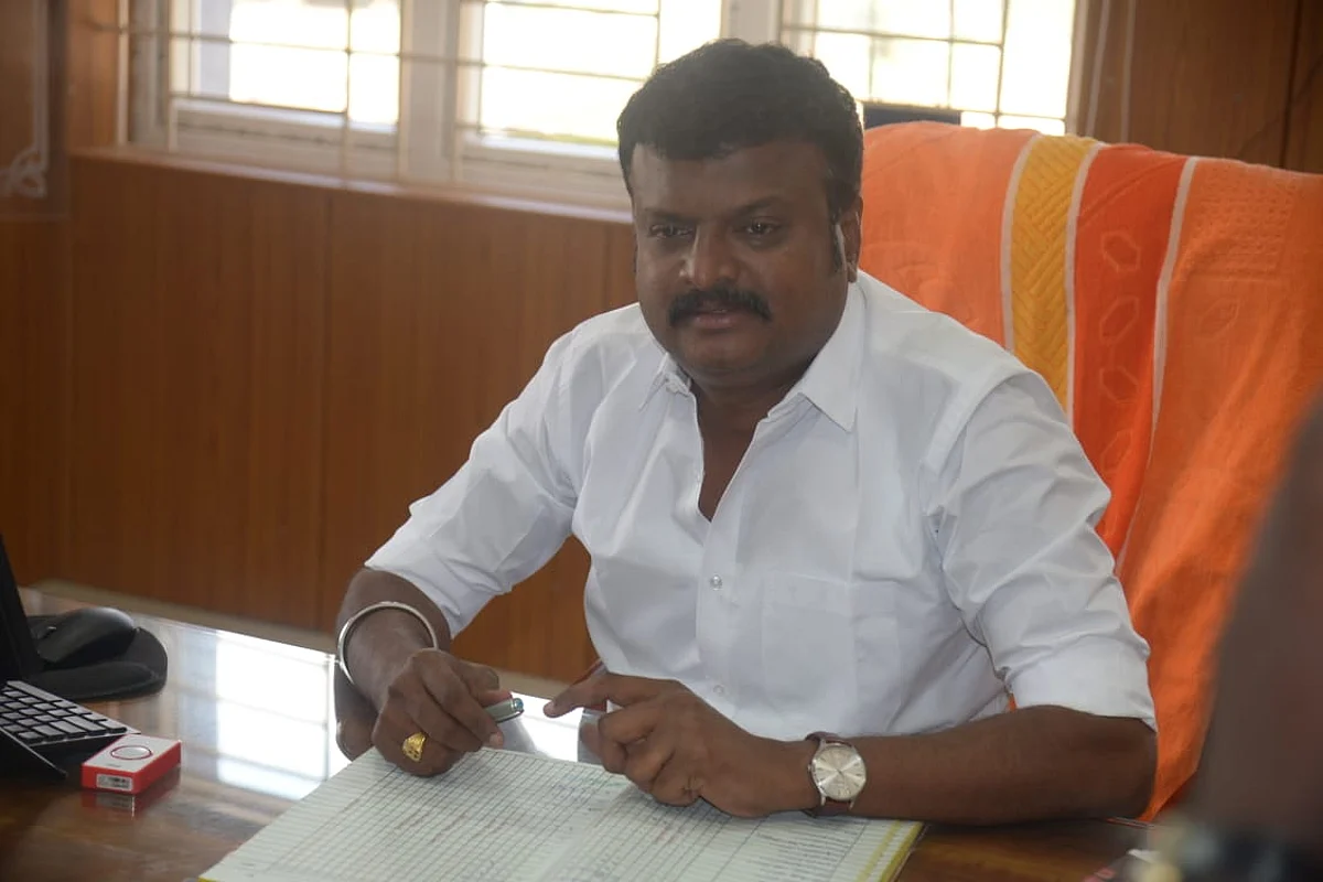 தஞ்சையை மீட்ட தனிப்பெரும் சோழன்!