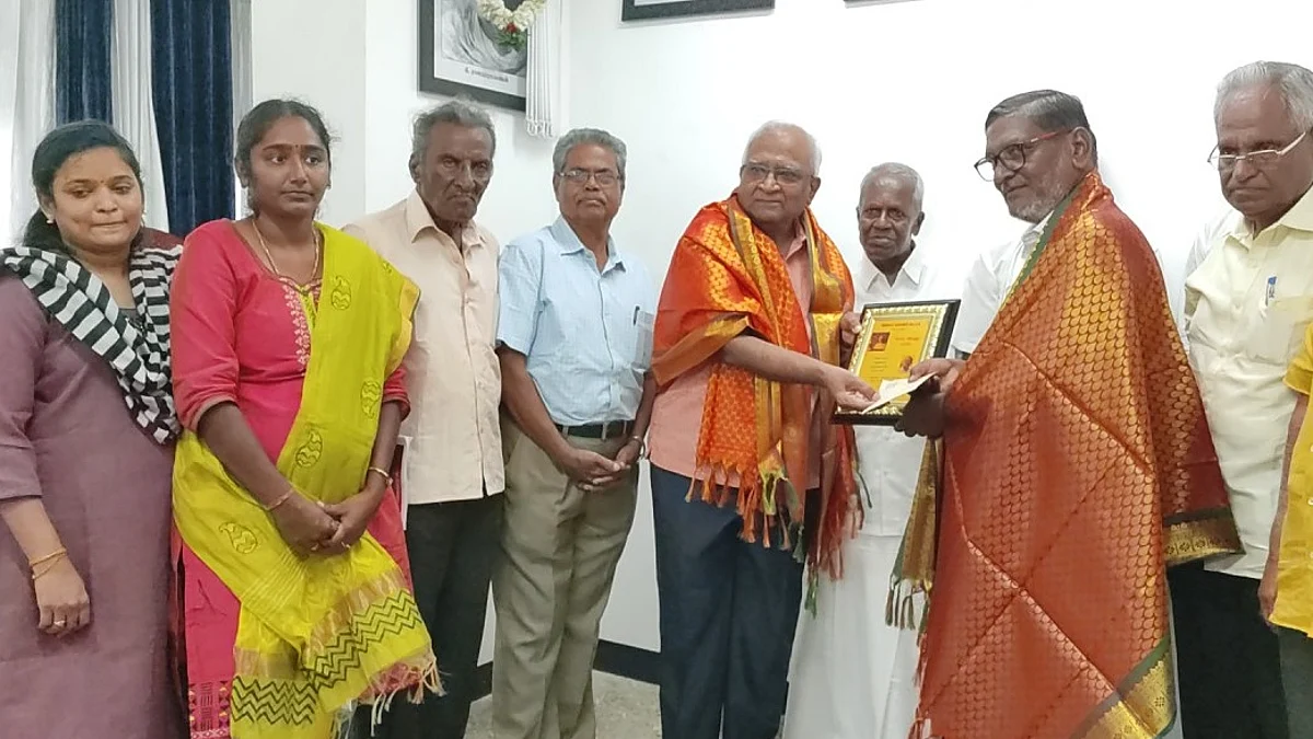 கோணங்கி கி.ரா விருது பெற்றபோது...