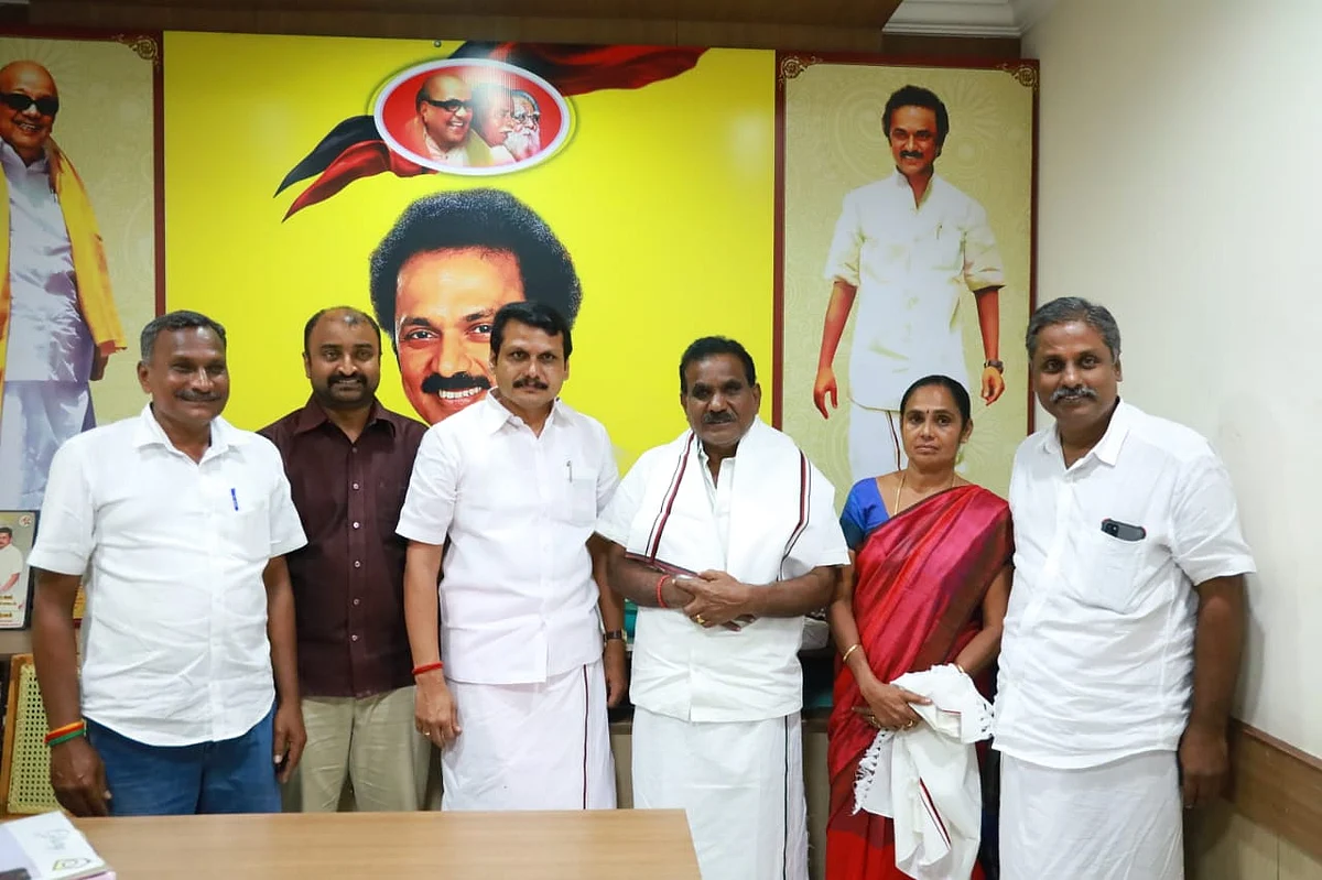 அதிமுக கவுன்சிலர்கள் திமுகவில் இணைந்தபோது...