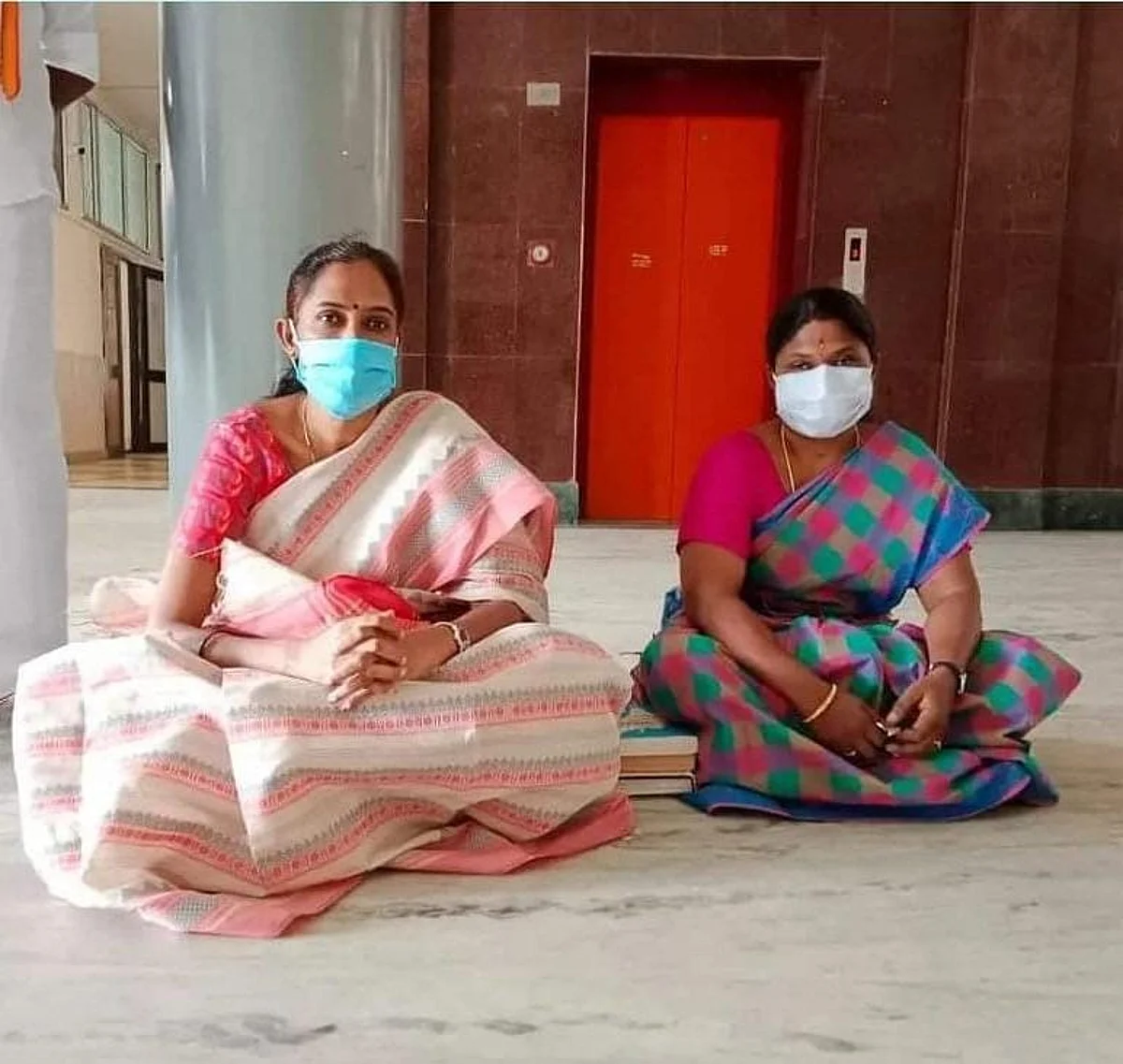 மாவட்ட ஆட்சியர்களோடு மோதும் ஜோதிமணி!