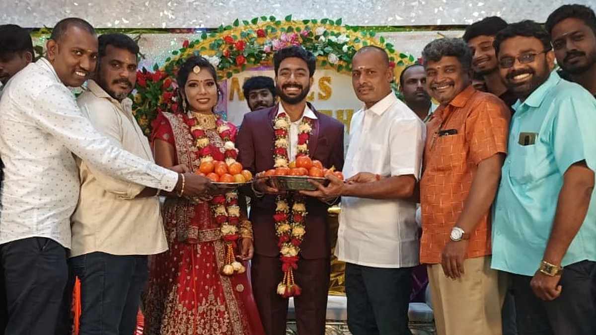 எகிறும் தக்காளி விலை: தெறிக்க விட்ட நெட்டிசன்கள்!