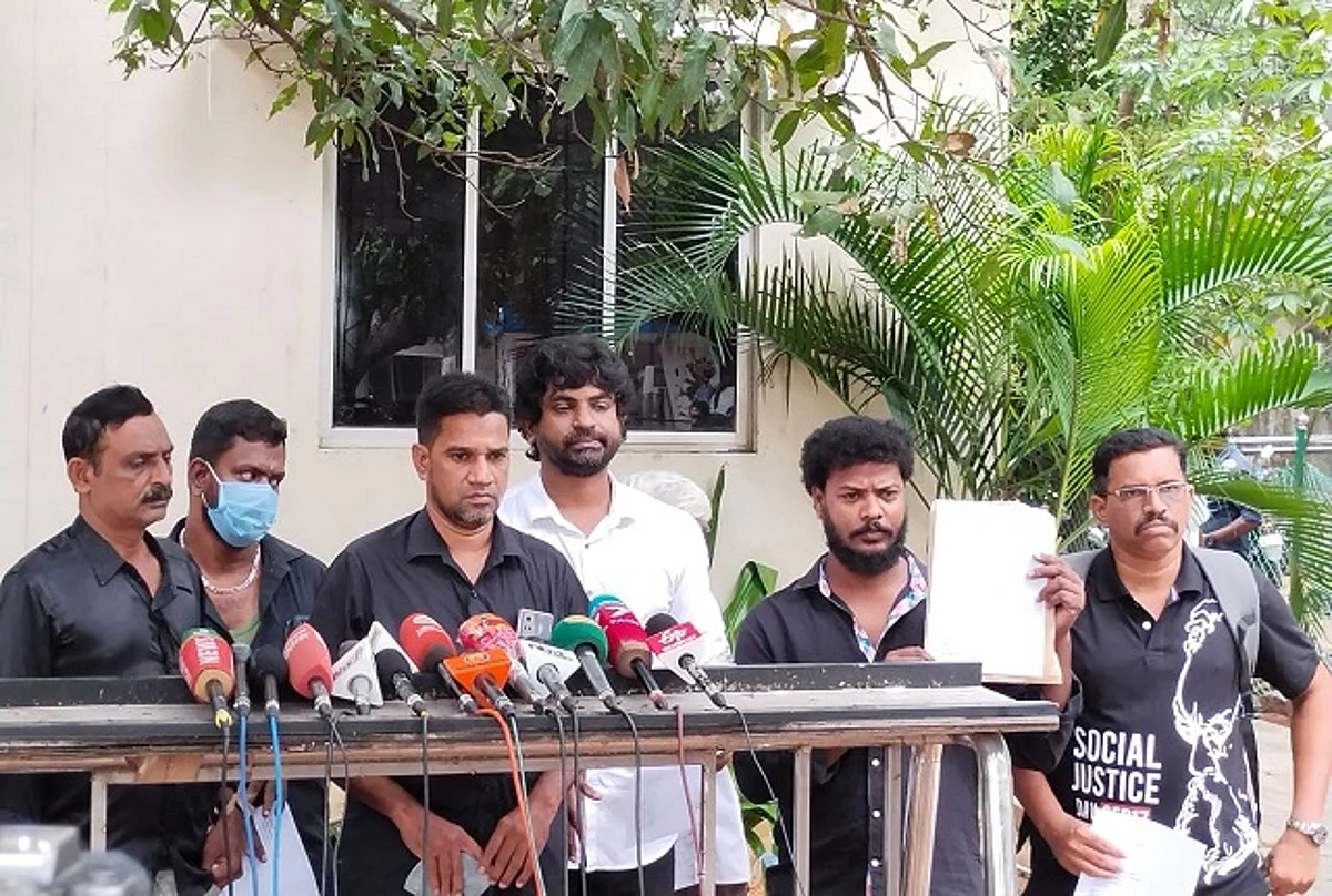 போராட்டங்களை கொச்சைப்படுத்தும் திரைப்பட விளம்பரம்