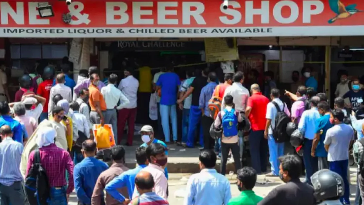 தடுப்பூசியாளர்களுக்கு தள்ளுபடியில் ’சரக்கு’: ம.பி குழப்படி