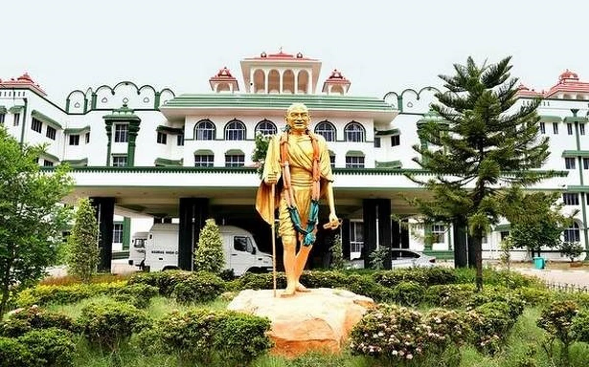 கருத்து சுதந்திரம் இருப்பதால் எதை வேண்டுமானாலும் பேசலாமா?