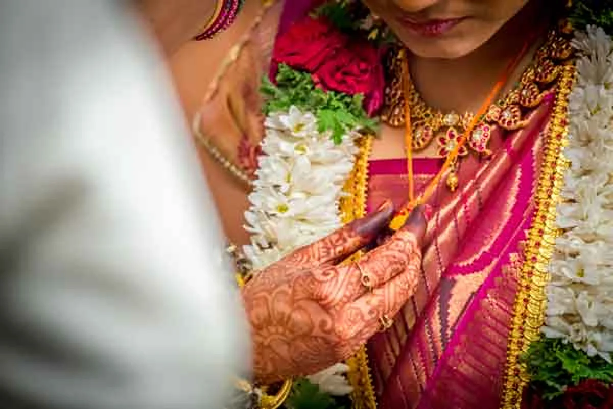பெண்ணின் திருமண வயது 21: வயதைக் கூட்டினால் மட்டும் வசந்தம் வீசிவிடாது!