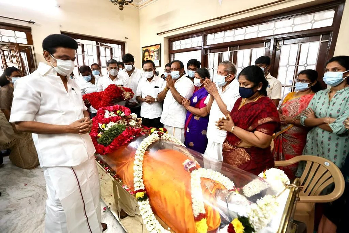 “அன்புள்ளத்தை இழந்துவிட்டோம்!” -சண்முகநாதன் உடலுக்கு முதல்வர் ஸ்டாலின் கண்ணீர் அஞ்சலி
