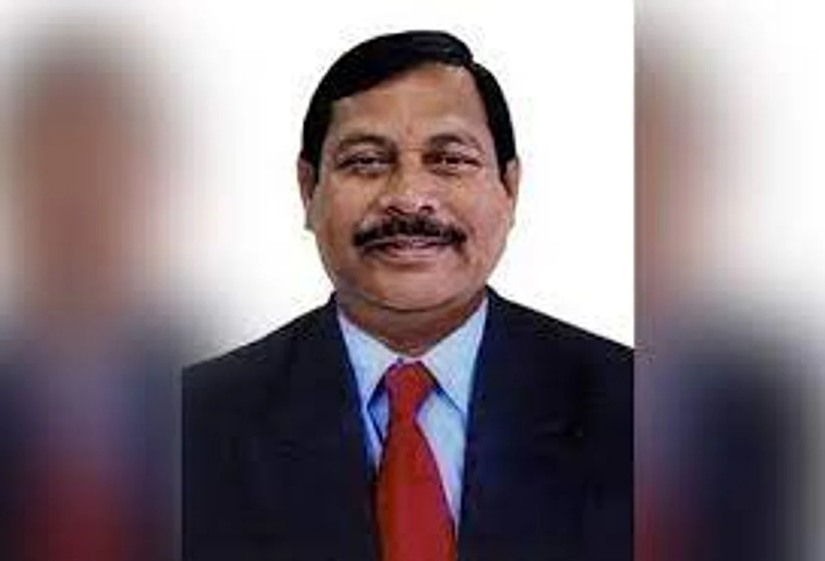 தற்கொலைக்குப் பின்னால்...