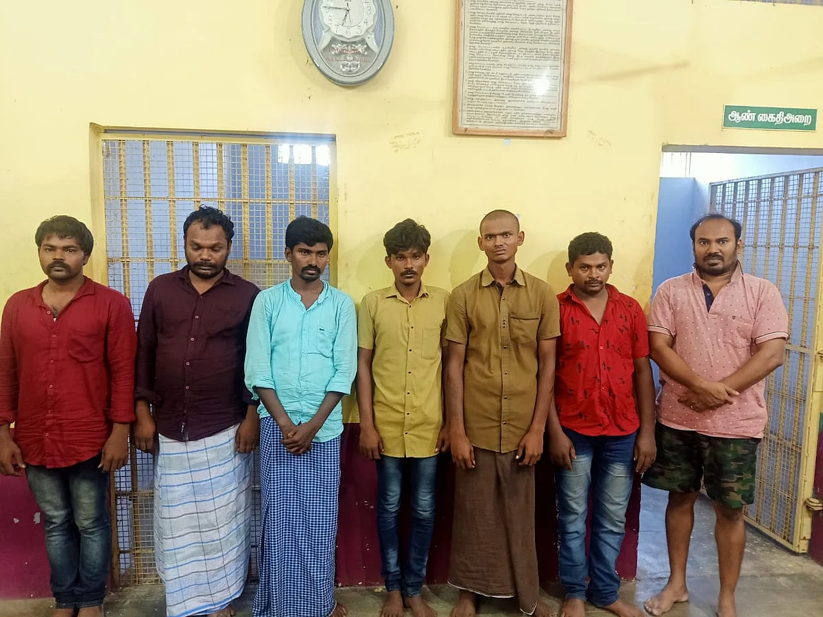கைது செய்யப்பட்ட ஜெபசிங் உள்ளிட்டோர்