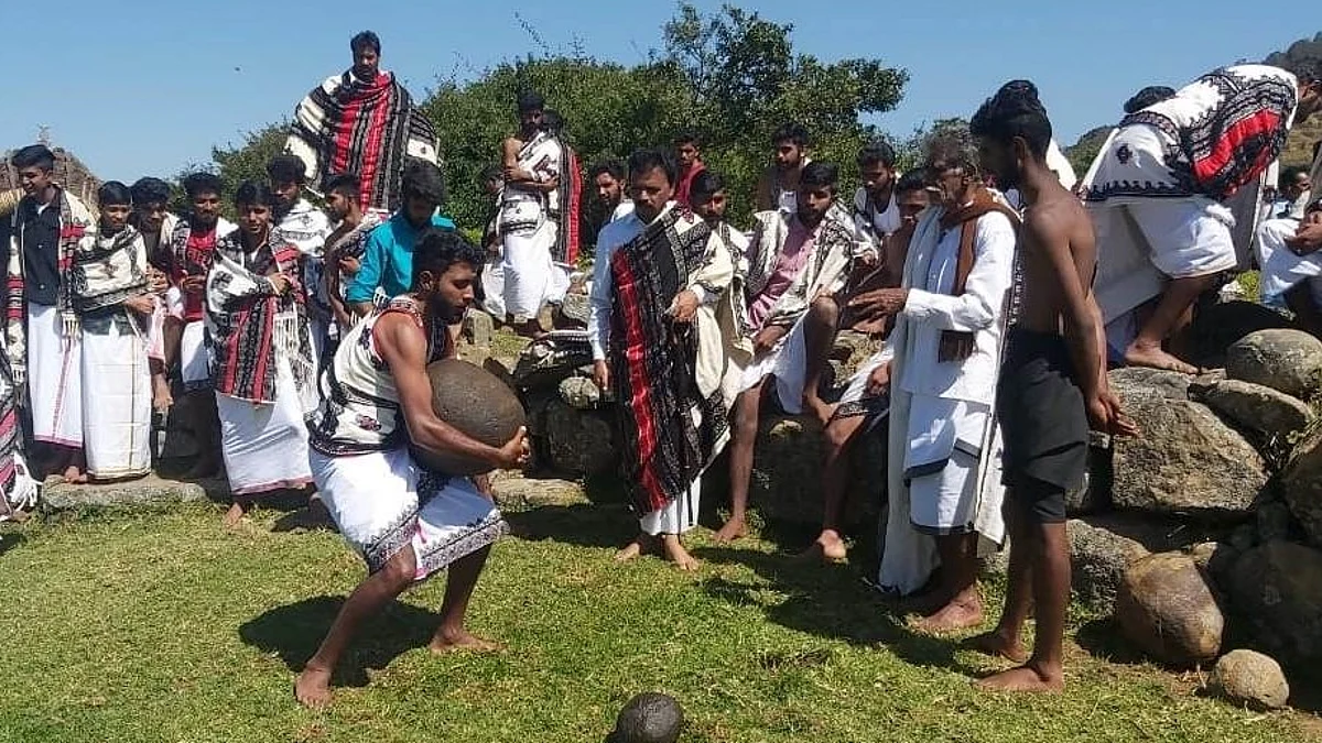 தோடர் பழங்குடிகளின் மொற் பர்த் பண்டிகை கோலாகலம்