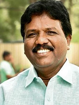 ரவிக்குமார்
