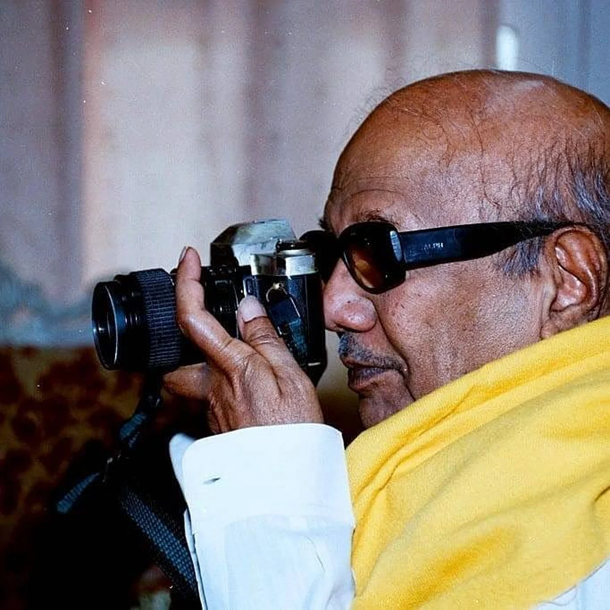கருணாநிதி புகழ்பாட ஒரு இணைய வானொலி!