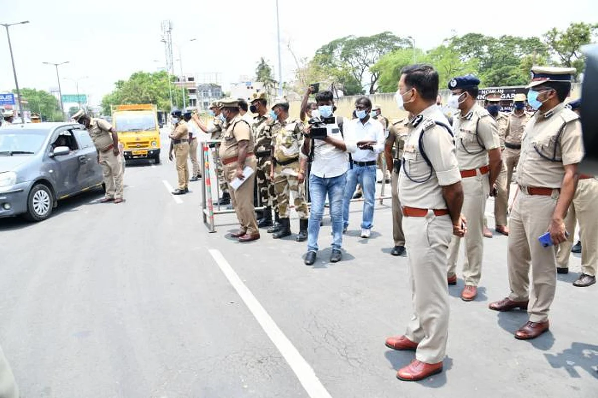 ஊரடங்கின் போது போலீஸார் எப்படி நடந்துகொள்ள வேண்டும்