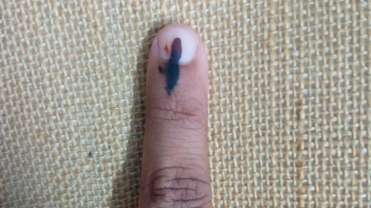 3 மணிநேரம் போராடி ஜனநாயக கடமையை நிறைவேற்றிய முனைவர் பட்டதாரி!