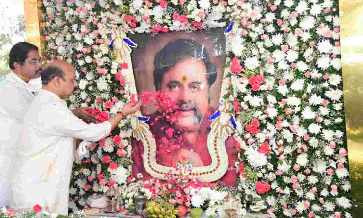 நடிகர் அம்பரீஷுக்கு பெங்களூருவில் நினைவு மண்டபம்
