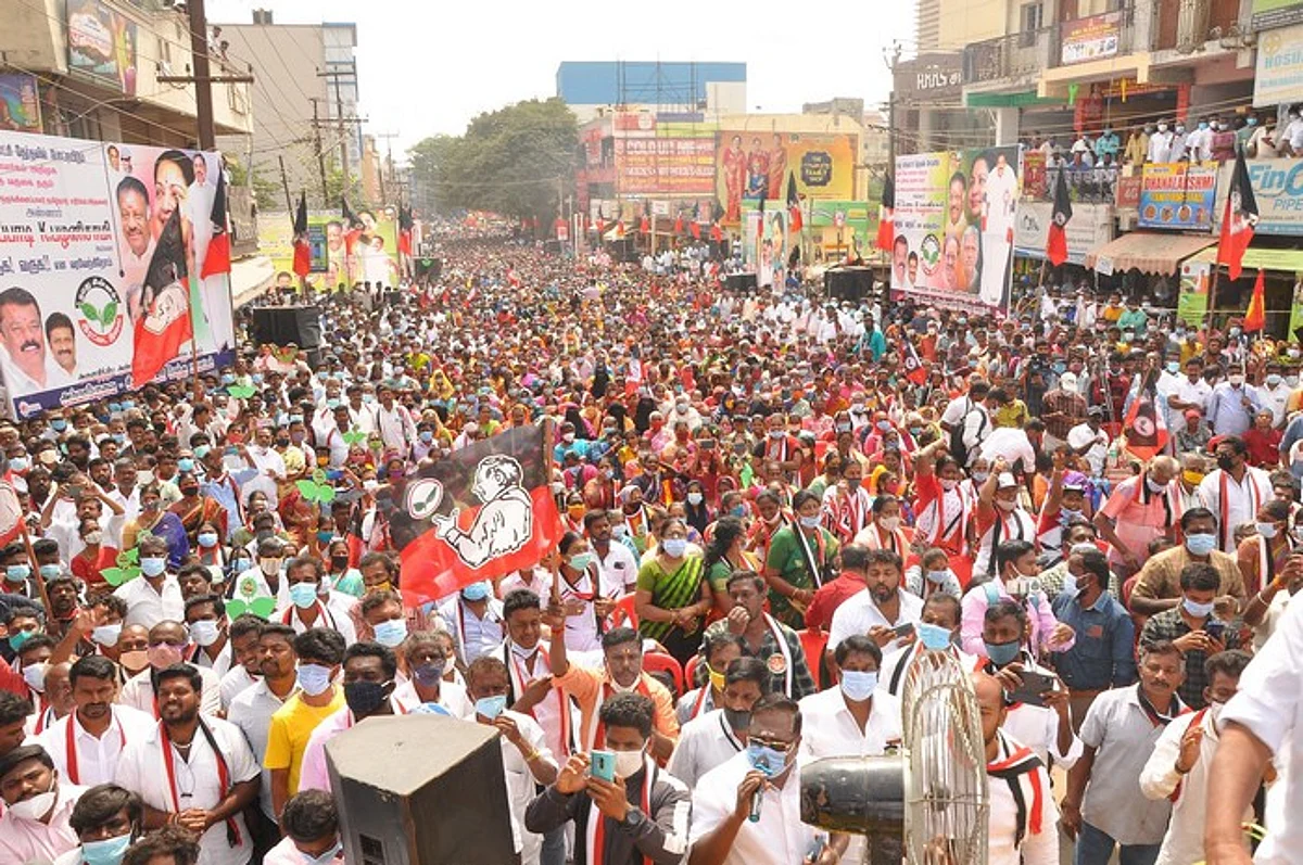 பணமழையை தாங்குமா ஜனநாயகம்?
