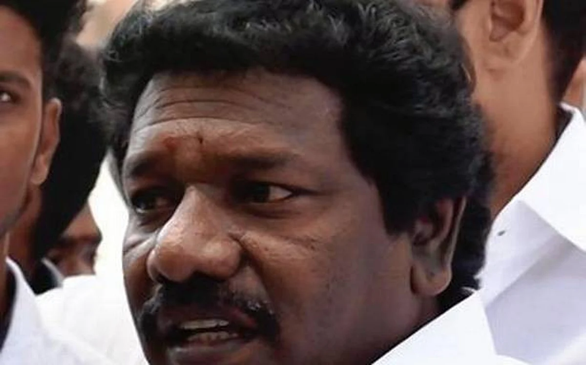 எடப்பாடிக்கு கொங்கு மண்டலமே சங்கு ஊதிவிட்டது: கருணாஸ் காட்டம்