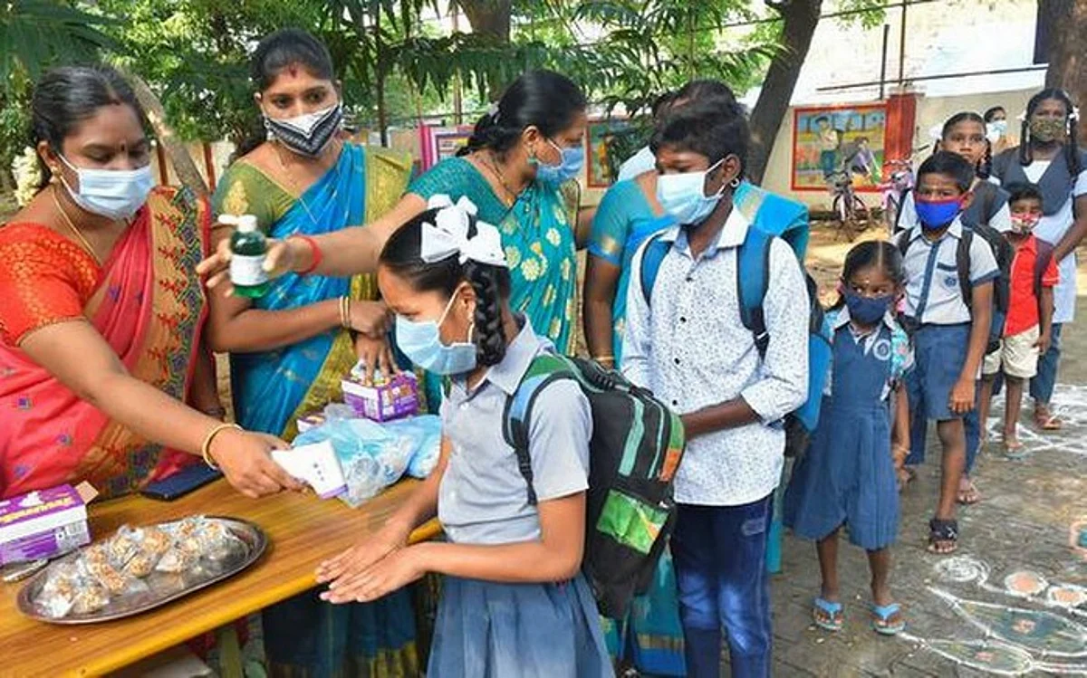 புதுச்சேரியில் பள்ளி, கல்லூரிகள் திறப்பு: வழிகாட்டு நெறிமுறை வெளியீடு