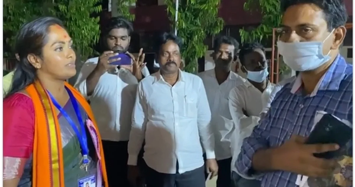தேர்தல் அதிகாரியை மிரட்டியதாக பாஜக வேட்பாளரும், நடிகையுமான ஜெயலட்சுமி மீது வழக்கு