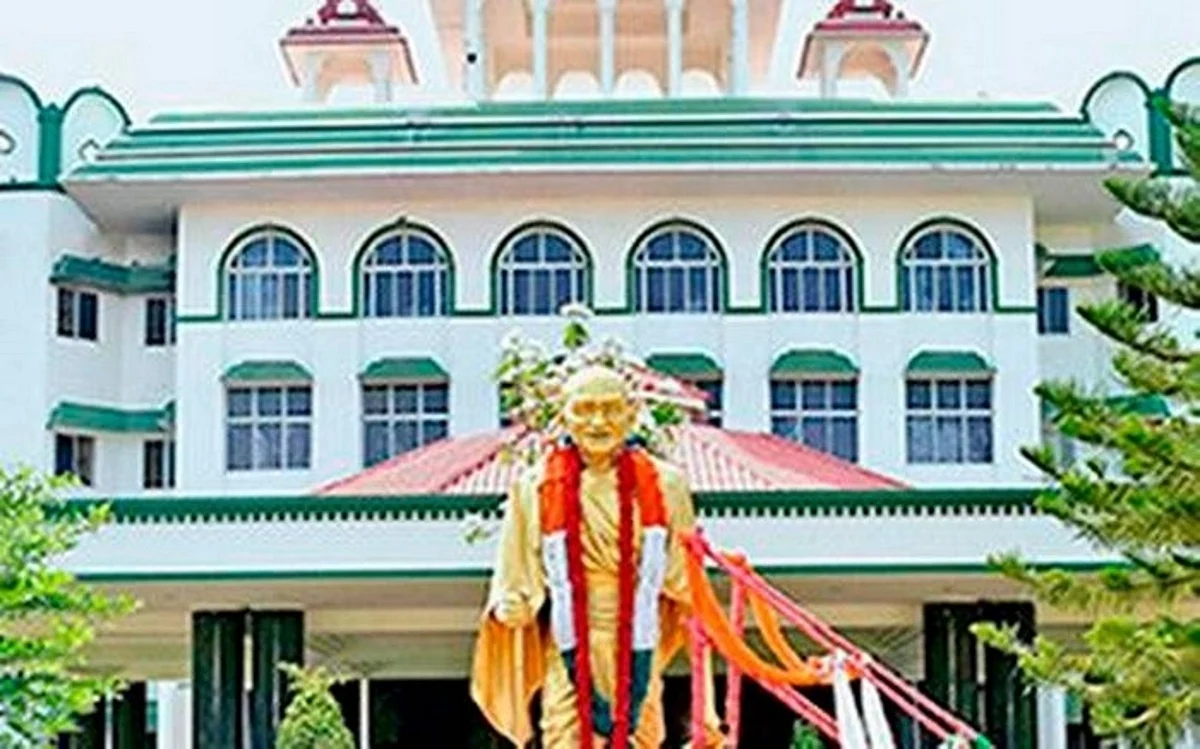 `மதுபானம் விற்பனை நேரத்தை மதியம் 2 முதல் இரவு 8 மணி வரை குறைக்கவும்'- அரசுக்கு உயர்நீதிமன்றம் பரிந்துரை