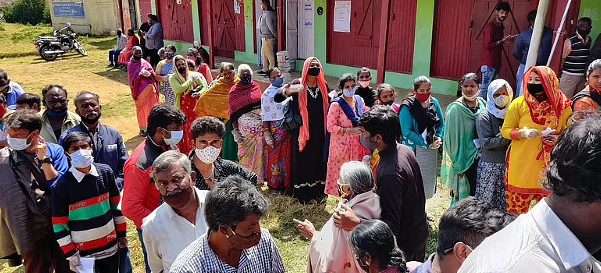 சென்னையில் மந்தம்... நாமக்கல் முதலிடம்... தமிழக வாக்குப்பதிவு நிலவரம்!