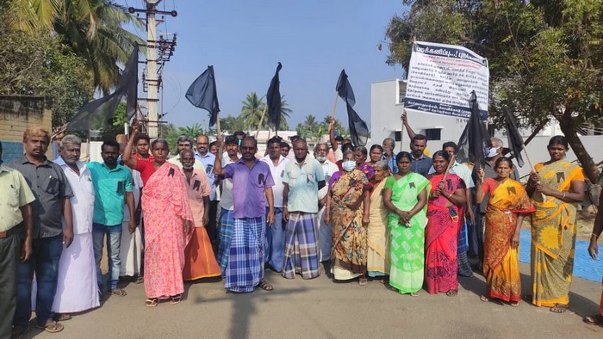 தேர்தல் புறக்கணிப்பு; வீடுகளில் கறுப்புக் கொடி