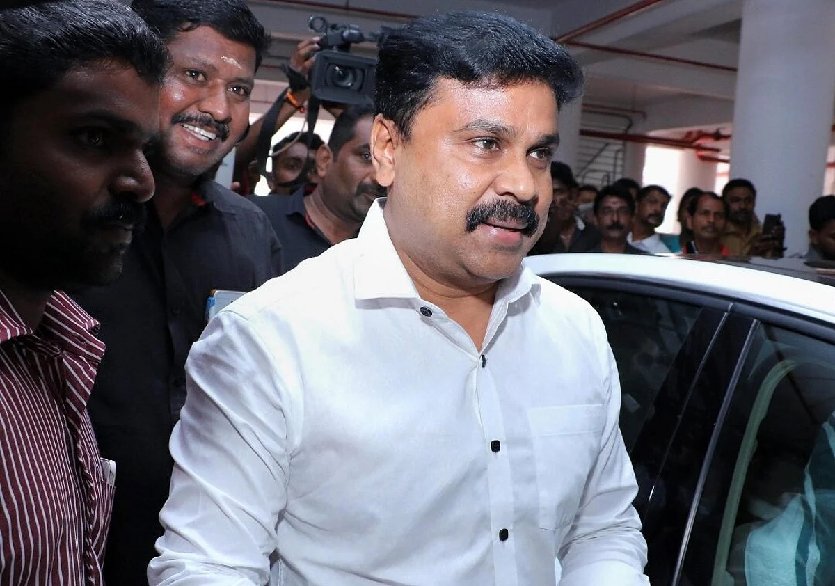 நடிகர் திலீப்புக்கு முன் ஜாமீன் வழங்கியது நீதிமன்றம்