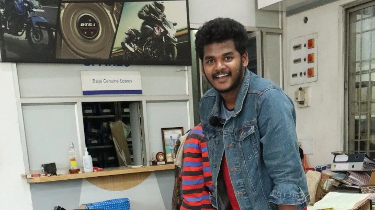 பைக் வாங்க 2.60 லட்சத்தை சில்லறைக் காசுகளாகக் கொண்டு வந்த இளைஞர்!