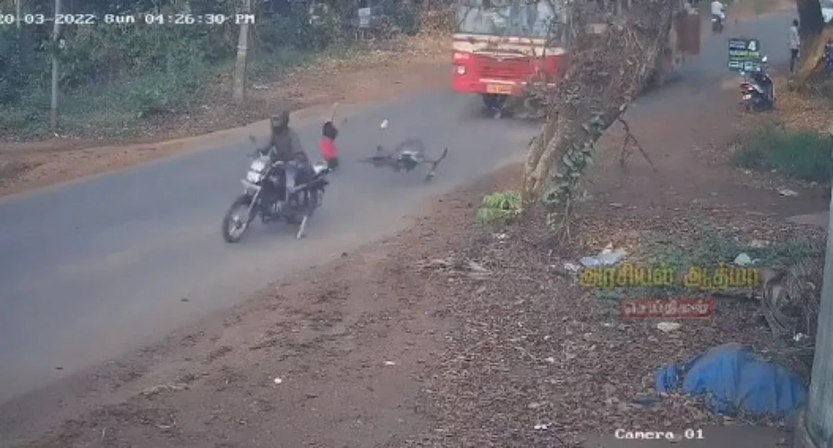 நொடிப்பொழுதில் தப்பிய சிறுவன்: பதறவைக்கும் சிசிடிவி காட்சி