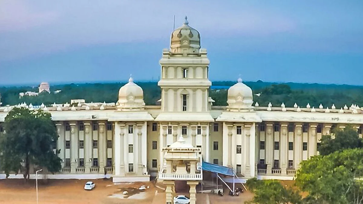 தமிழிசை பங்கேற்கவிருந்த சிலை திறப்பு நிகழ்ச்சி ரத்து ஏன்?