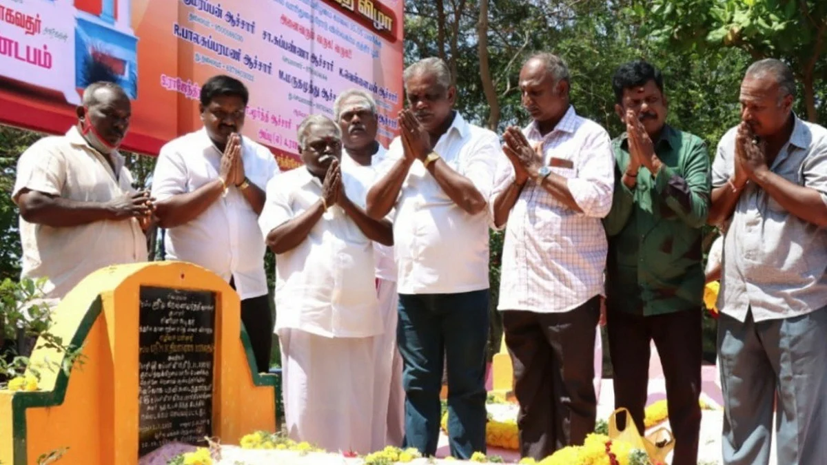 தியாகராஜ பாகவதரின் நினைவிடத்தில் அஞ்சலி செலுத்தும் பொதுமக்கள்