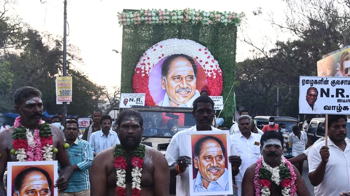 ரங்கசாமி தான் எங்க சாமி:
வணங்கி மகிழ்ந்த ‘வவுச்சர்’ ஊழியர்கள்!