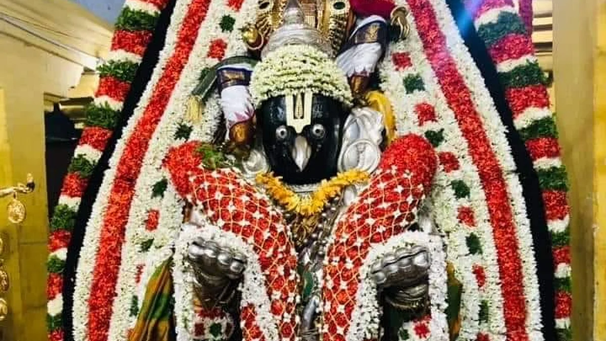 நாச்சியார் கோயில் – கல் கருடன்