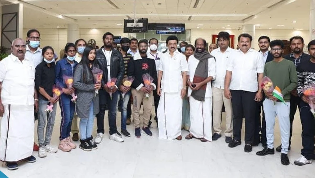 உக்ரைனிலிருந்து வந்த கடைசி குழு: முதல்வர் நேரில் வரவேற்பு