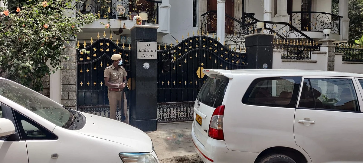 சென்னையில் தொழிலதிபர்கள் வீடுகளில் வருமான வரித்துறை சோதனை