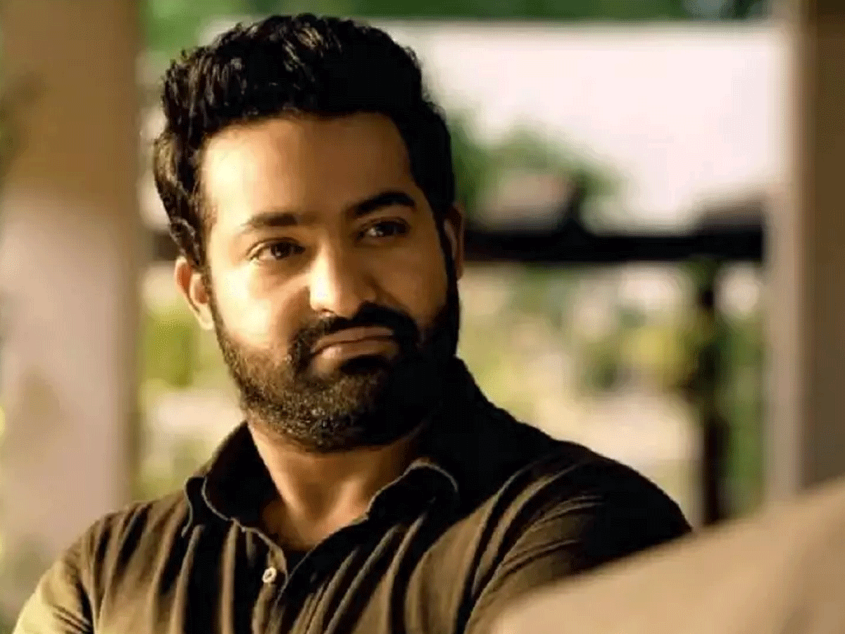 ’ஆர்ஆர்ஆர்’ சக்சஸ் பார்ட்டி: ஜூனியர் என்.டி.ஆர் மிஸ்சிங்!