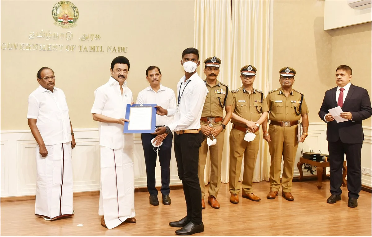 11,150 பேருக்கு பணி நியமன ஆணை: முதல்வர் ஸ்டாலின் வழங்கினார்