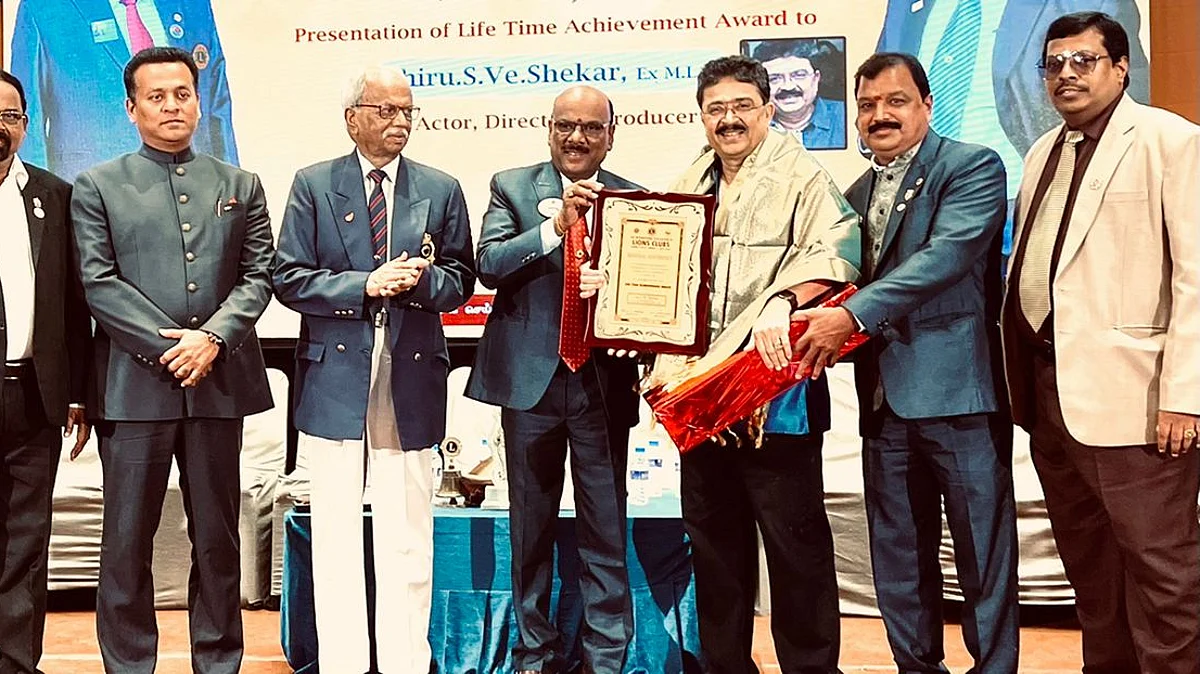 சர்ச்சைக்கு மத்தியில் நடிகர் எஸ்.வி.சேகருக்கு விருது