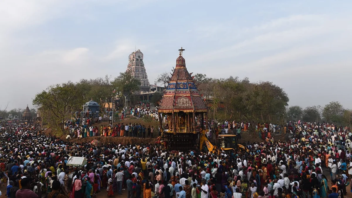 அதிகாலையில் ஆயிரக் கணக்கில் திரண்ட பக்தர்கள்!