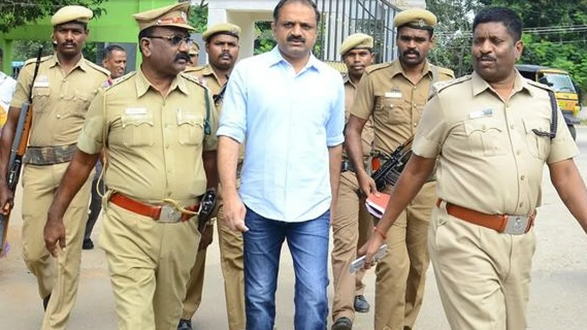 30 ஆண்டு சிறை வாசம்: பேரறிவாளனுக்கு உச்சநீதிமன்றம் ஜாமீன்