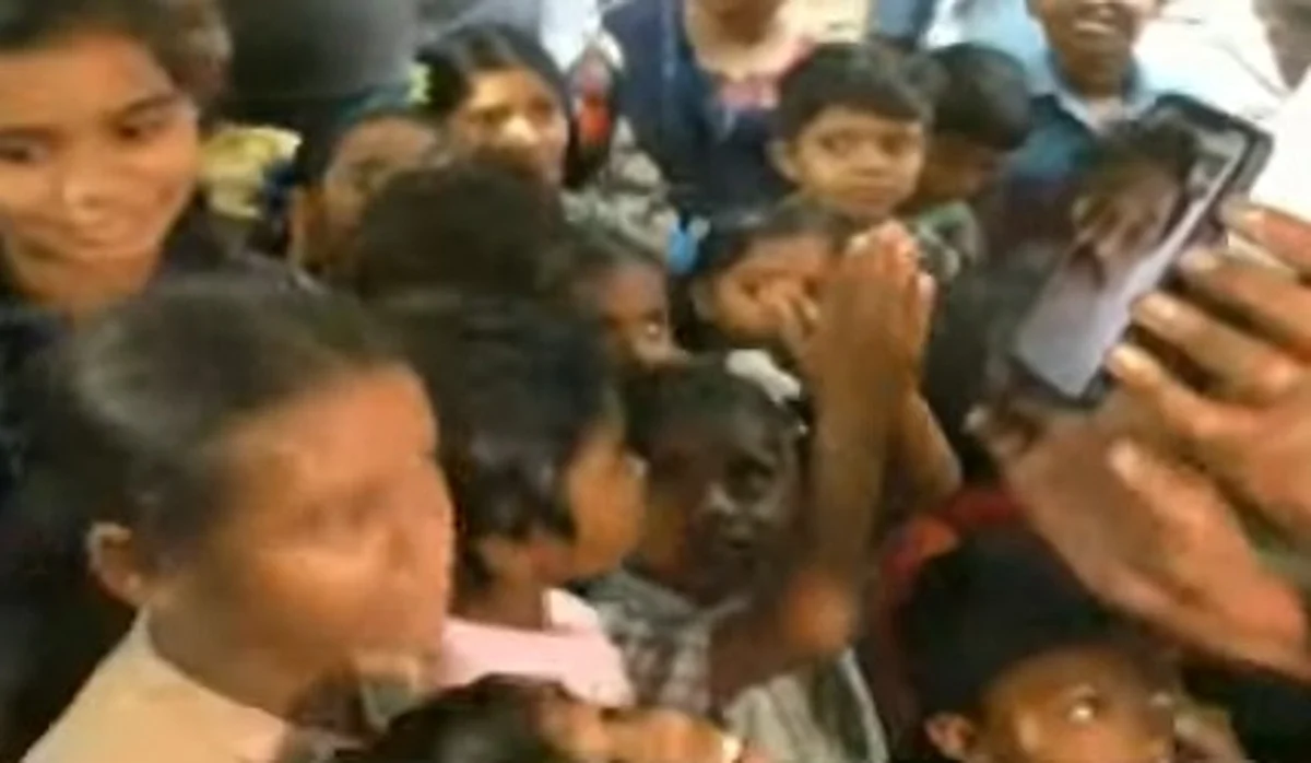 ஆவடி நரிக்குறவர் மக்களுக்கு இன்ப அதிர்ச்சி கொடுத்த முதல்வர்