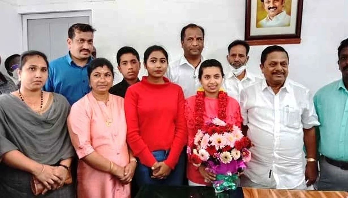 `போர் பதற்றத்தில் பயணித்தோம்'- குன்னூர் மாணவியின் திகில் அனுபவம்