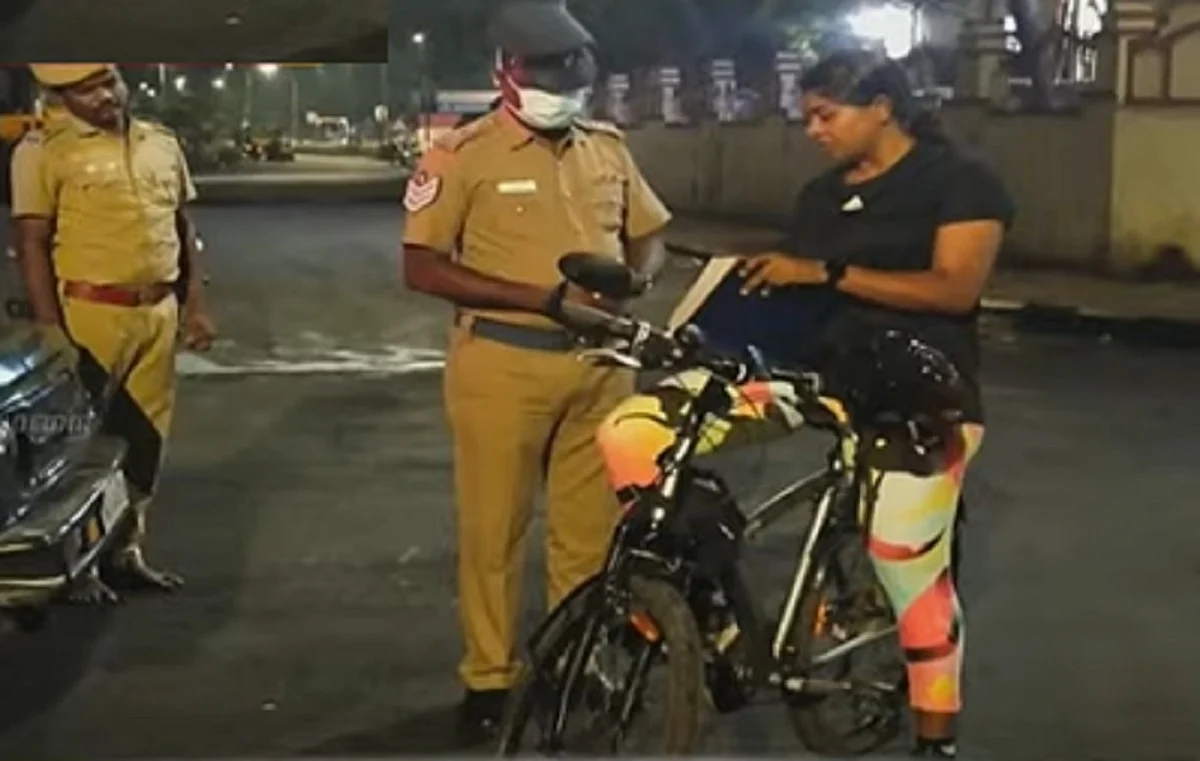 நள்ளிரவில் சைக்கிளில் திடீர் ஆய்வு... அதிர்ந்த இரவு காவலர்கள்