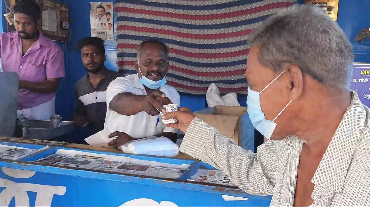 விலையில்லா டீ வழங்கும் கமலக்கண்ணன்