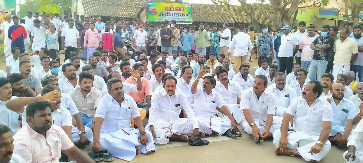 அதிமுக - திமுக ரகளை: அதகளமான அன்னவாசல்!