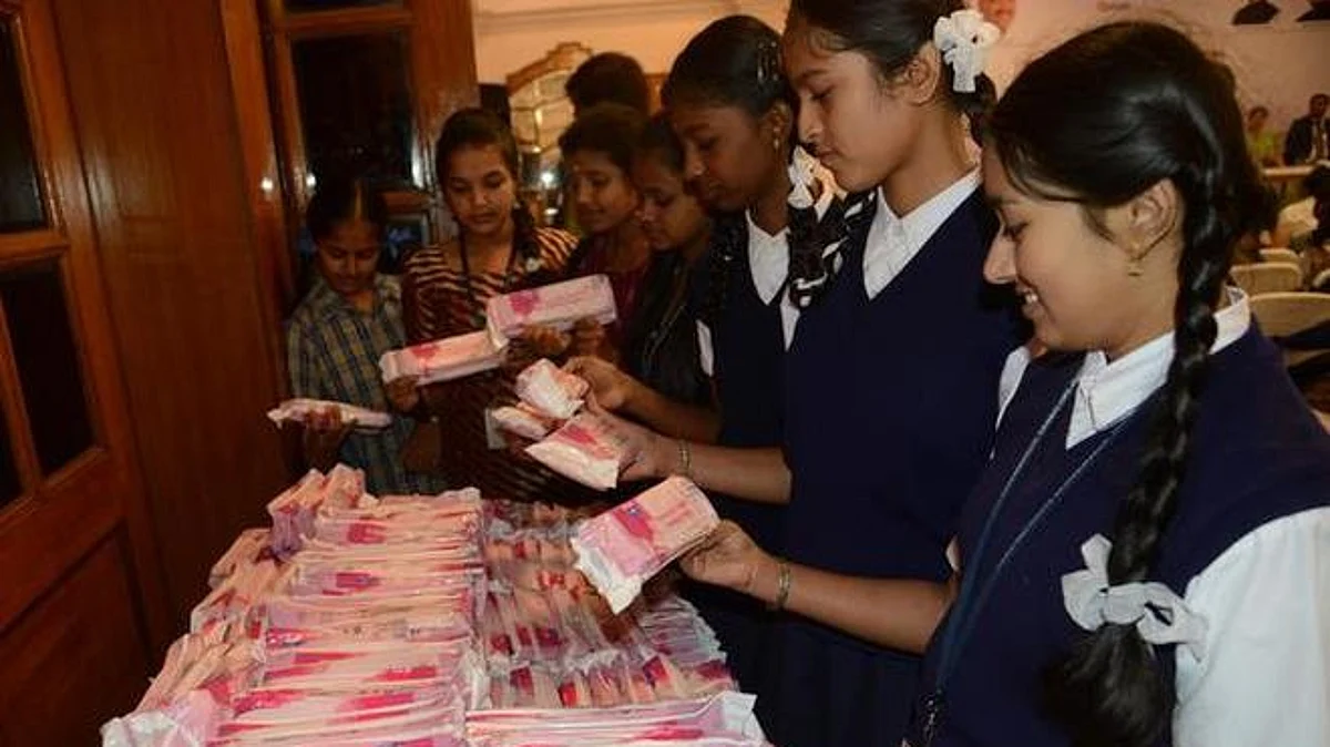 மாணவிகளிடம் மாதவிடாய் பற்றிக் கேட்கும் அரசு பாலியல் கல்வி கற்பிக்குமா?