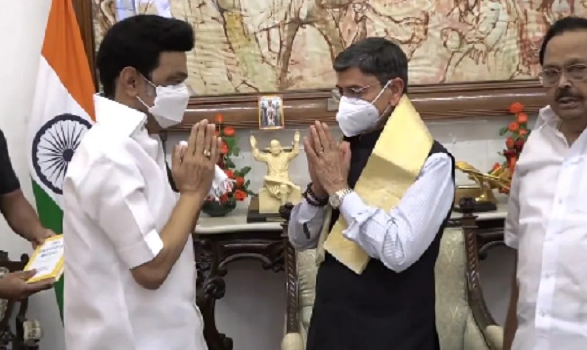 `நடப்பது ஆளுநர் ஆட்சியல்ல, ஜனநாயக ஆட்சி'